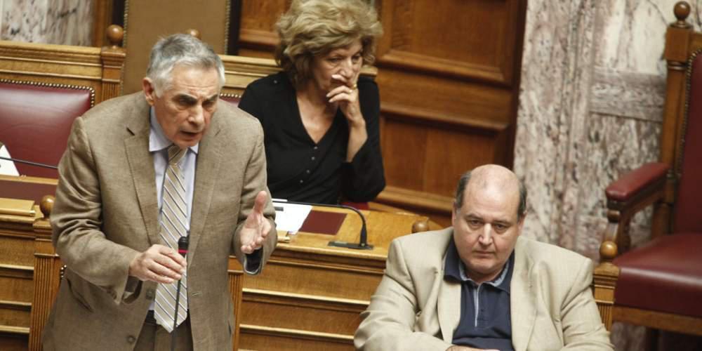 Την παραίτηση του υφυπουργού Παιδείας για αντισημιτισμό, ζητάει το ΠΑΣΟΚ
