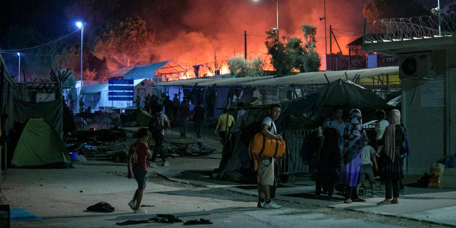 Εγκλωβισμένοι στα νησιά μας 14.000 μετανάστες – Ένα βήμα πριν το άγριο ξέσπασμα βίας