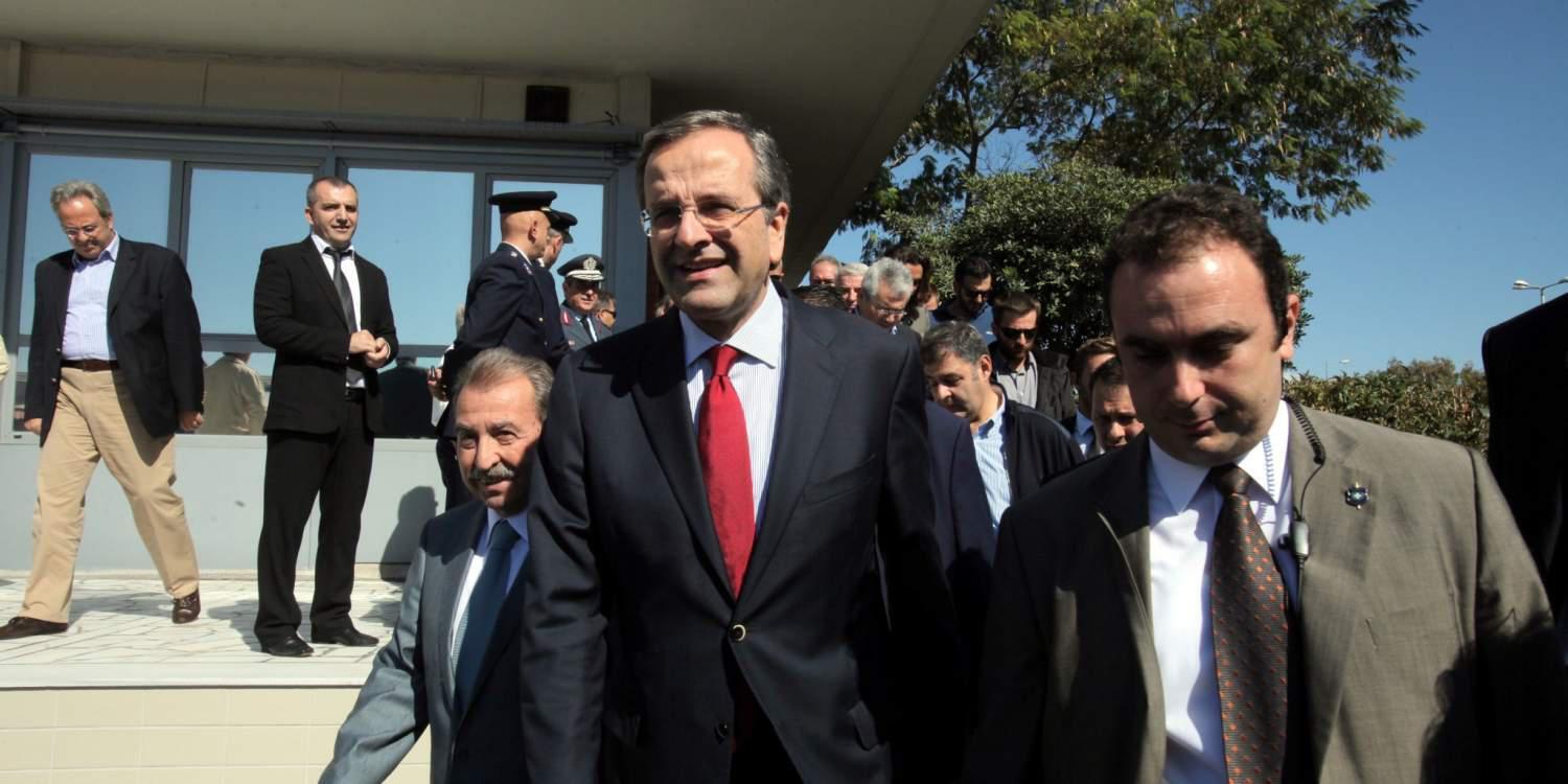 Με στελέχη της ΝΔ σε καφέ της πλατείας Αριστοτέλους ο Αντώνης Σαμαράς