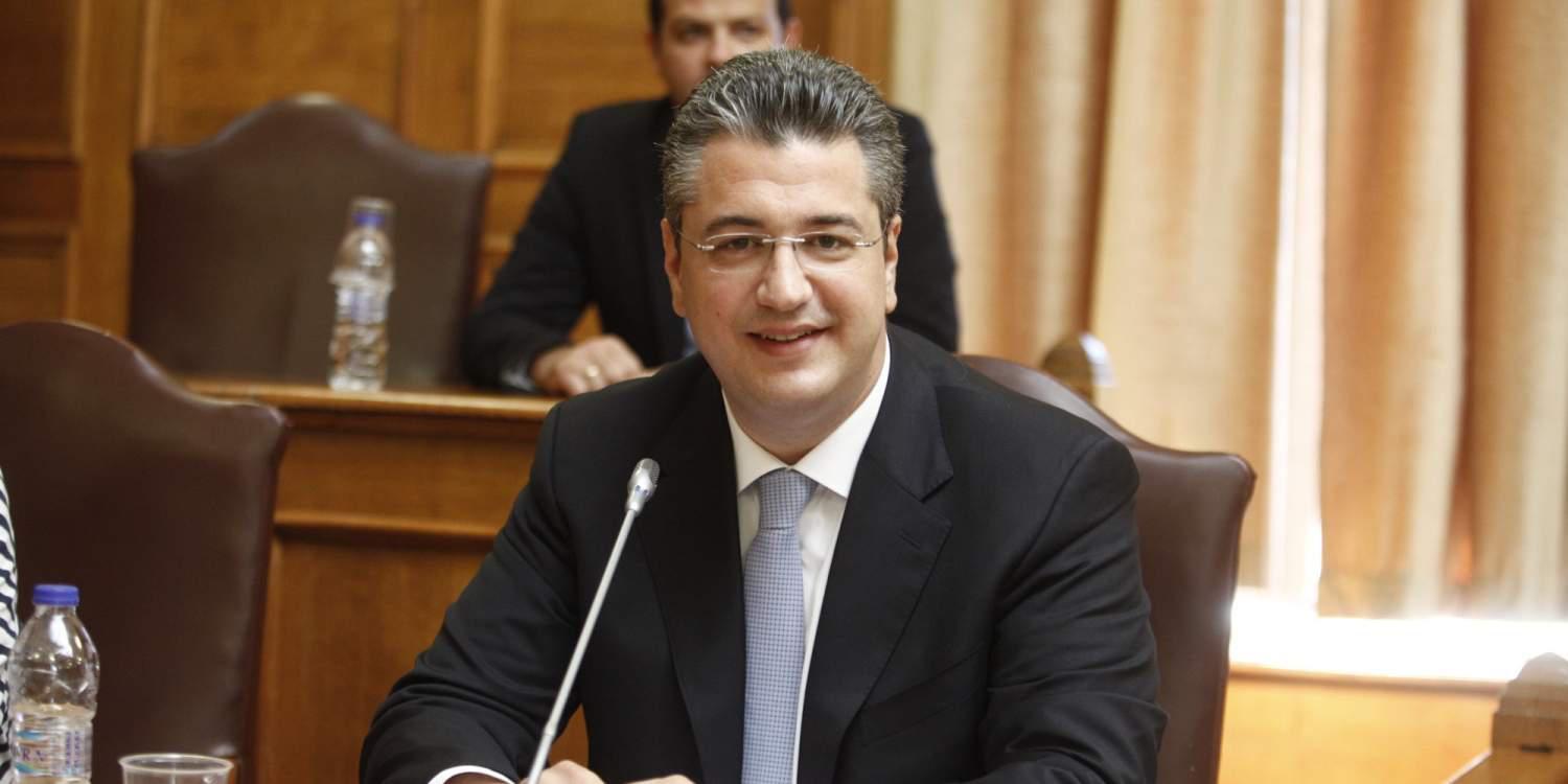 Συνάντηση για το προσφυγικό ανάμεσα σε Τζιτζικώστα και Στυλιανίδη