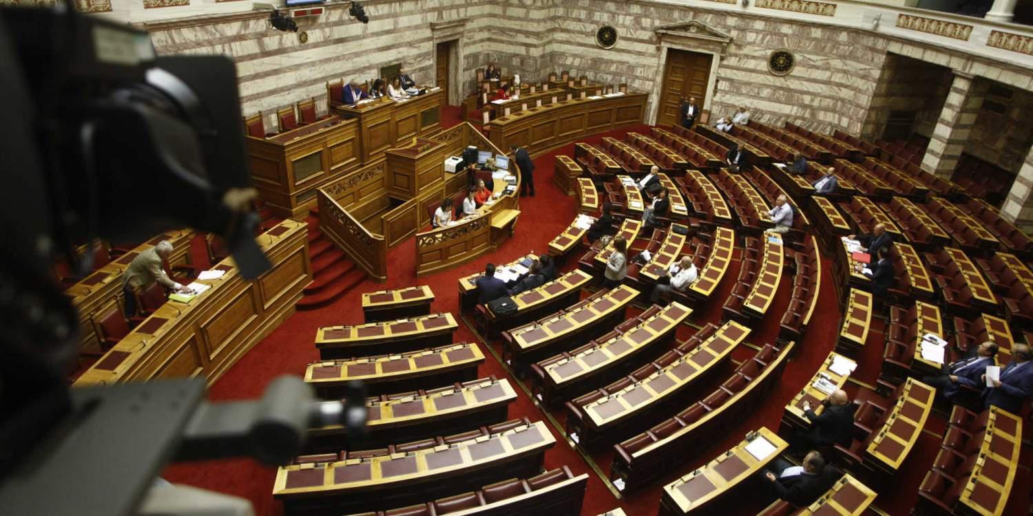 Πυρ ομαδόν από την αντιπολίτευση για την απόφαση του ΣτΕ: Ζητούν εκλογές και παραιτήσεις