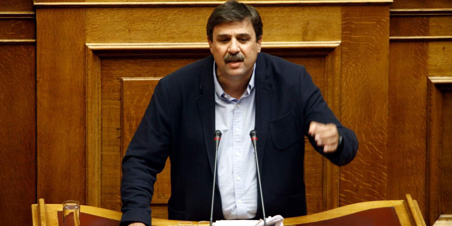 Σφαγή στον ΣΥΡΙΖΑ για τα εμβόλια