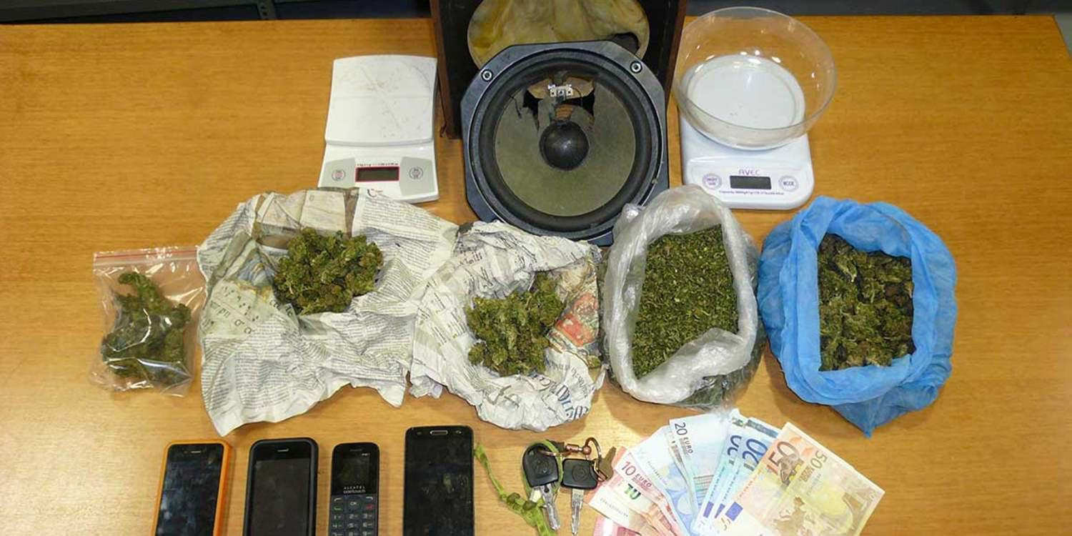 Συνελήφθησαν έμποροι χασίς με 64 κιλά στα σύνορα με Αλβανία