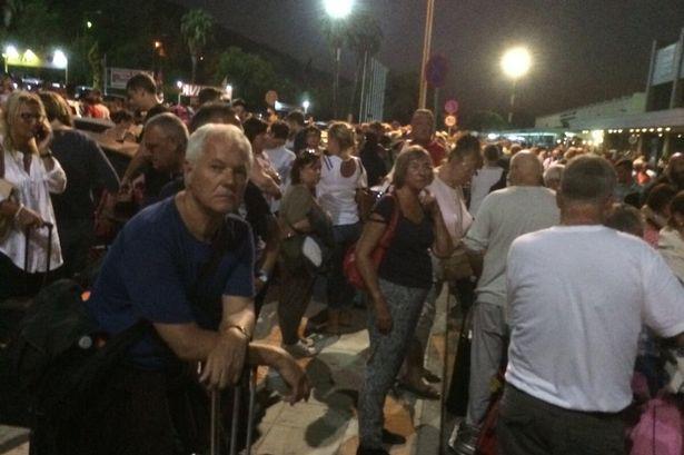 rhodes-airport-evacuated