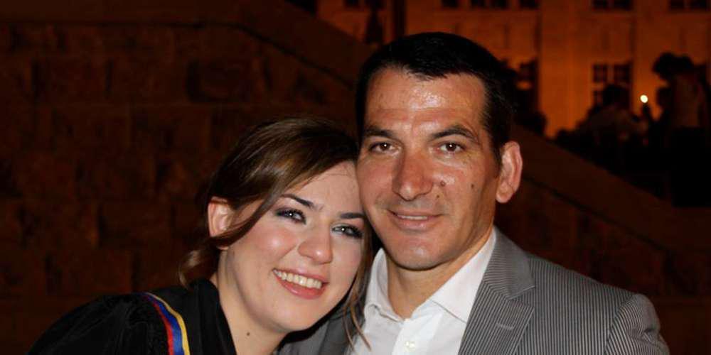 Συγκινεί ο Πύρρος Δήμας για τον ένα χρόνο από το θάνατο της γυναίκας του