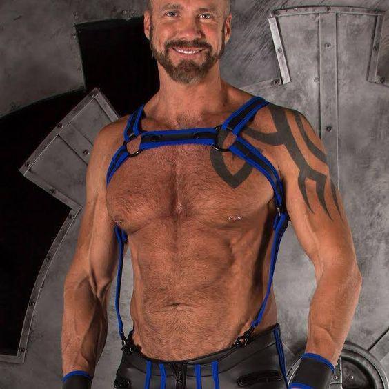 dimosiografos-pornostar-1300