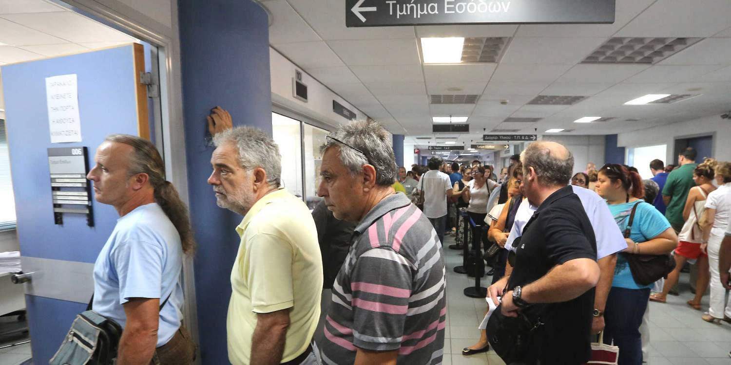 «Χέρι» και για οφειλές κάτω των 500 ευρώ βάζει η εφορία