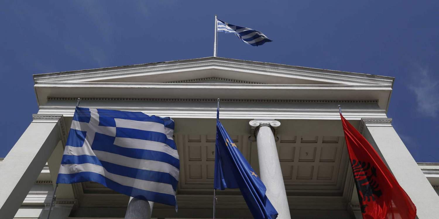 Μέσω non paper «ανοίγει» θέμα Τσαμουριάς η κυβέρνηση
