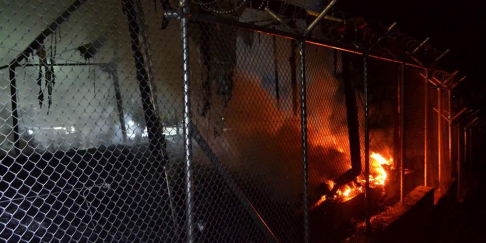 Άγρια νύχτα έντασης στο Ωραιόκαστρο μετά το δυστύχημα με τους νεκρούς πρόσφυγες