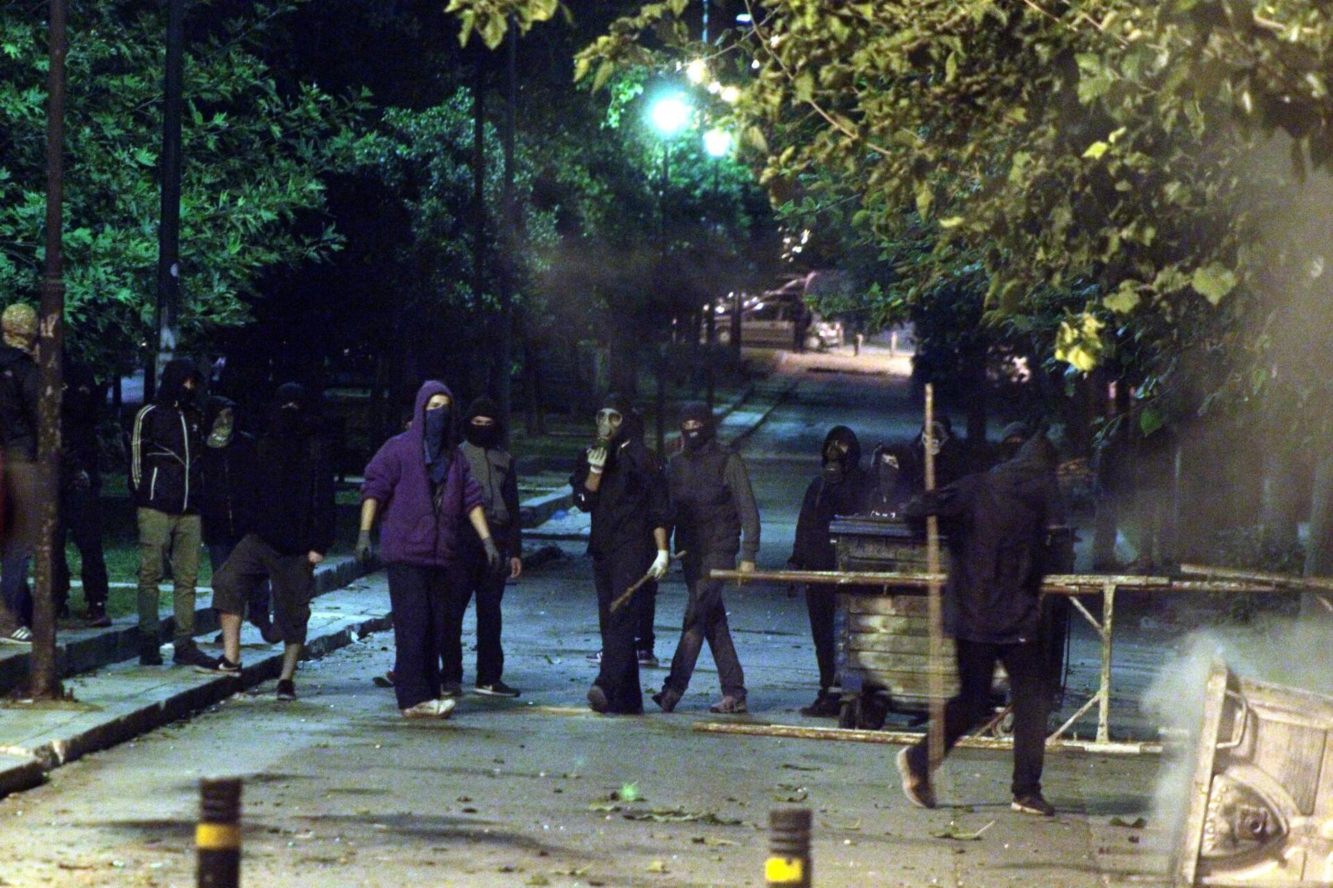 epeisodia-kentro-athinas-sullipeis-1300-3