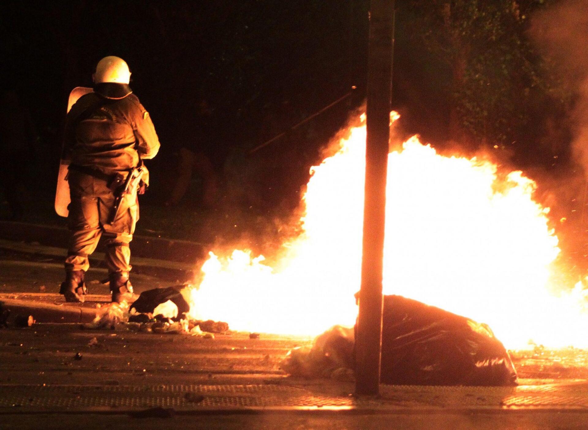 «Πεδίο μάχης» και πάλι το κέντρο της Αθήνας – Μόλις 2 οι συλλήψεις
