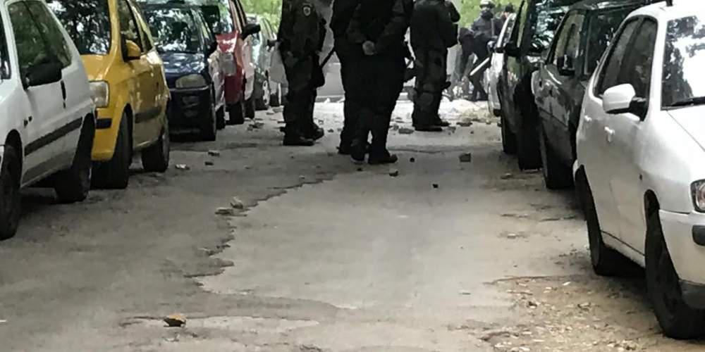 Επεισόδια αντεξουσιαστών-ΜΑΤ στα προσφυγικά της Λεωφόρου Αλεξάνδρας [εικόνες & βίντεο]