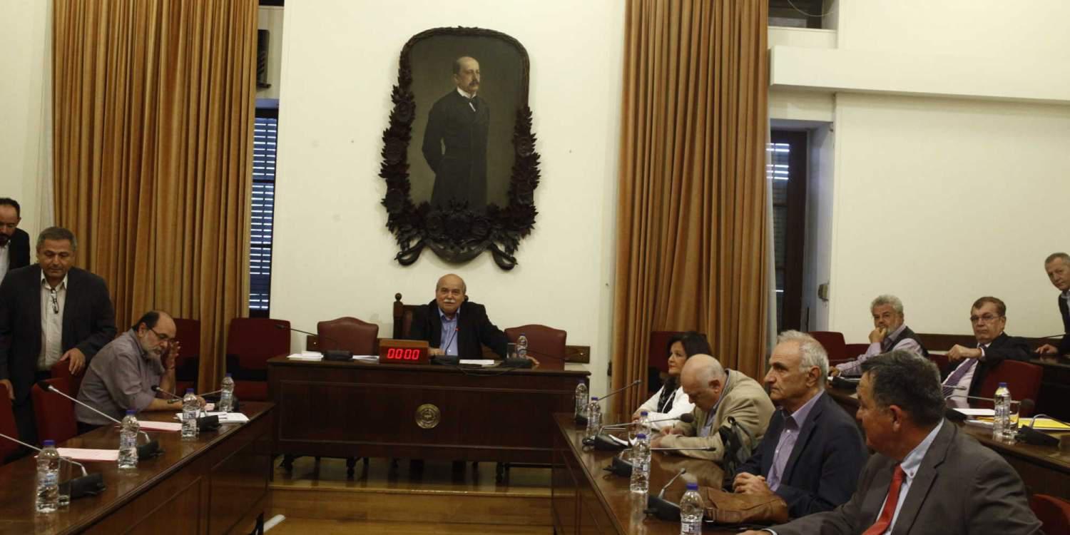 Η εμμονή της κυβέρνησης οδήγησε σε «ναυάγιο» τη συγκρότηση του ΕΣΡ