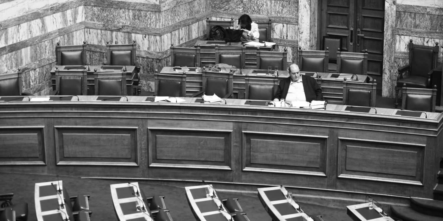 Ο Φίλης «κόβει» από την Ιστορία Περσικούς Πολέμους και Μέγα Αλέξανδρο!
