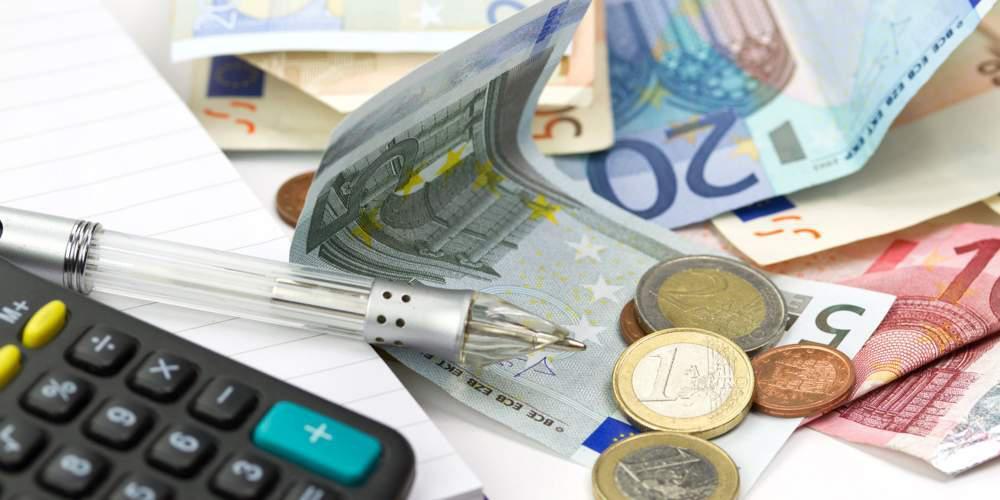 Ερχονται τα πρώτα «ραβασάκια» με τις νέες εισφορές
