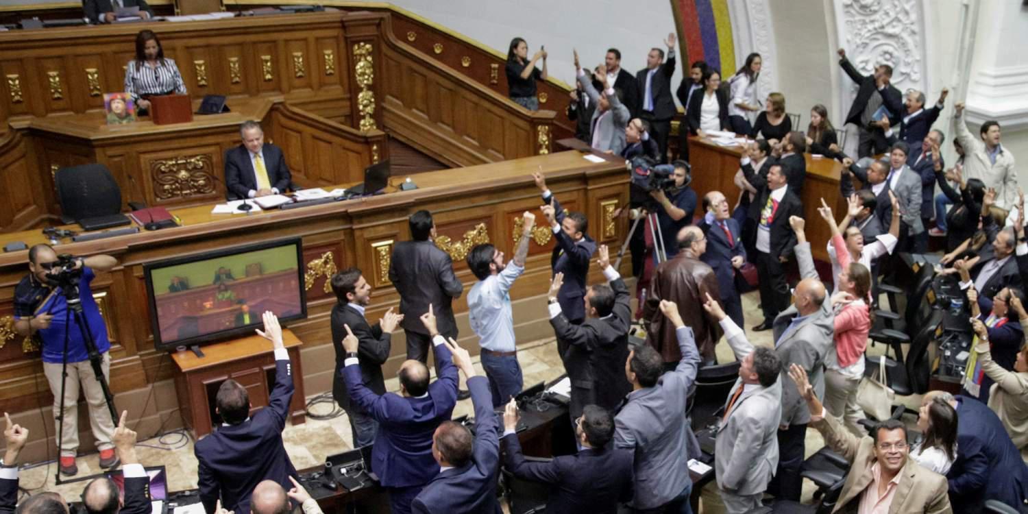 Η Γερουσία της Βενεζουέλας αποφάσισε να παραπέμψει σε δίκη τον Μαδούρο