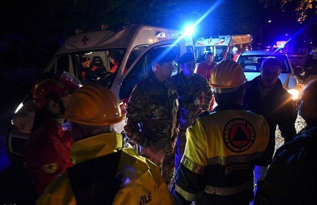 italia-seismos-katastrofes-1300-9