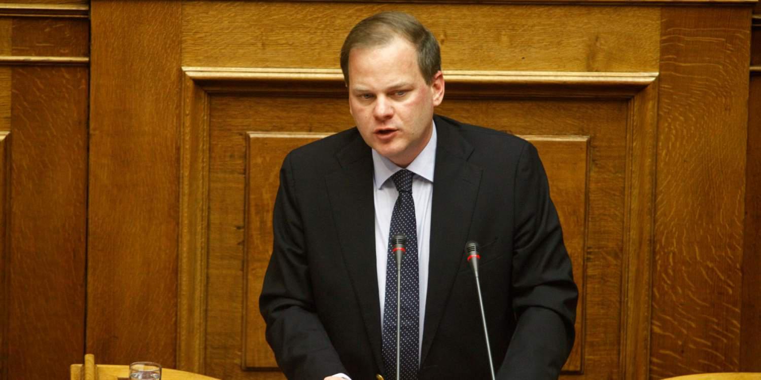 Καραμανλής: Η αντίδραση της κυβέρνησης είναι χειρότερη και από τον νόμο Παππά
