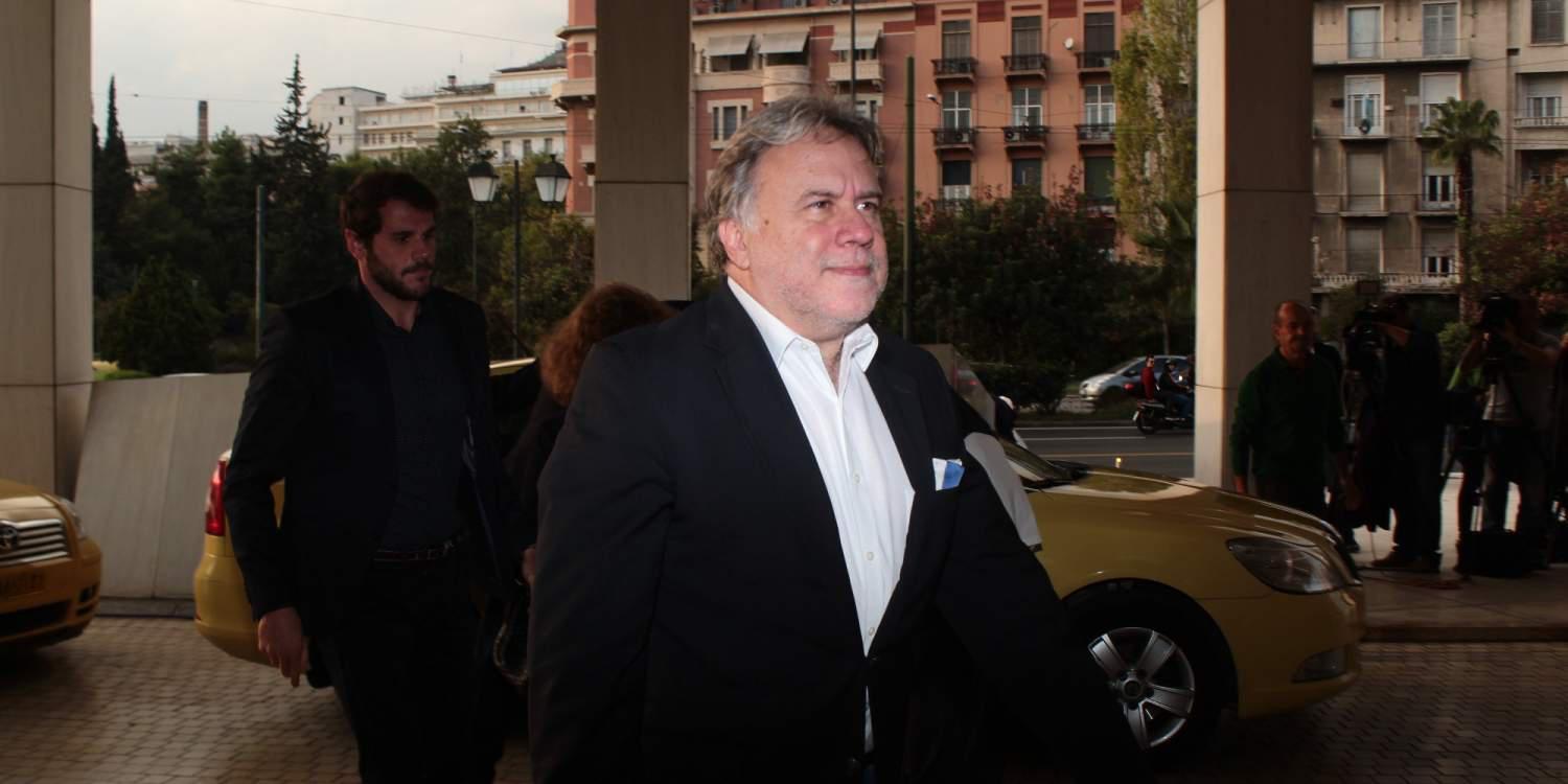Έρχονται αλλαγές σοκ στα εργασιακά – Κατώτατος μισθός τριών ταχυτήτων