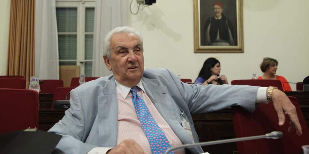 Δημήτρης Κοντομηνάς: Οταν ασφάλισε τους αστροναύτες του «Απόλλων 11» [εικόνες]