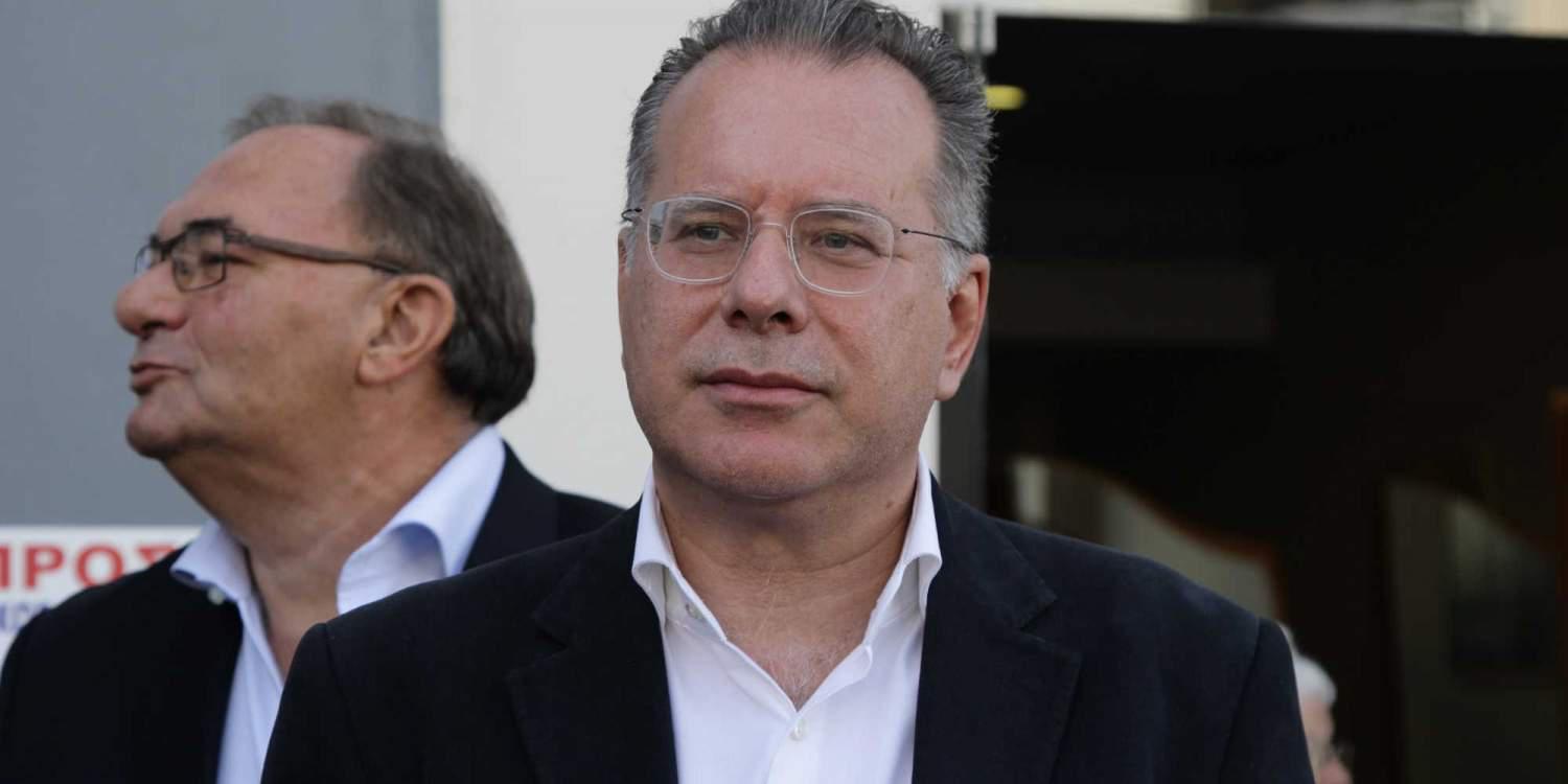 Κουμουτσάκος: Η κυβέρνηση βρίσκεται σε δρόμο συνταγματικής εκτροπής