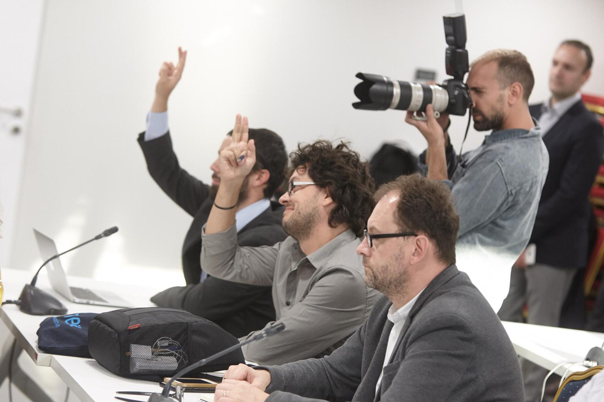 ksenei-dimosiografoi-suntantisi-me-mitsotaki4-1300