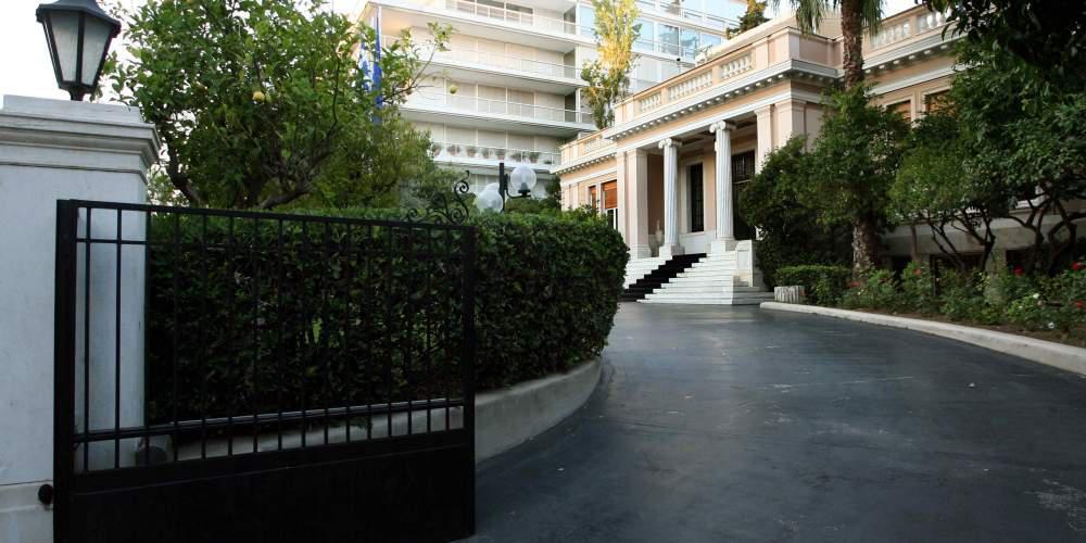 Μαξίμου: Να απαντήσουν Γεωργιάδης-Μητσοτάκης για το «δώρο» στις φαρμακοβιομηχανίες