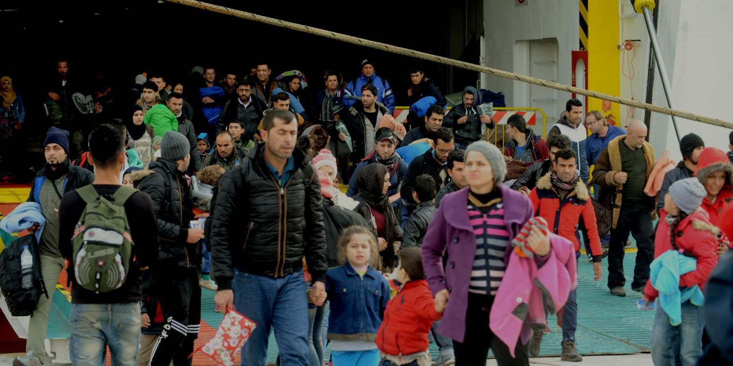 Περίεργο κονδύλι 5 εκατ. ευρώ για… περσινές μεταφορές μεταναστών
