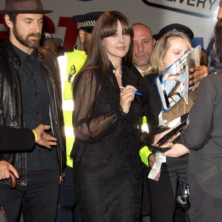 monica-bellucci-kokkino-xali-mefanisi-1300-3