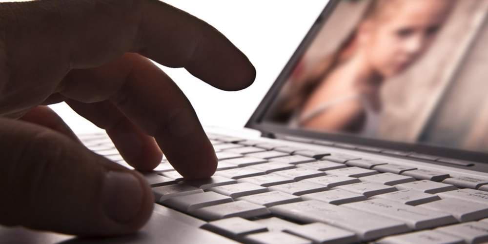 Πάνω από 13.000 οι παιδόφιλοι που έχουν ζητήσει βοήθεια στη Βρετανία