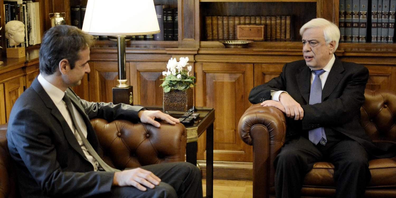 Σε εξέλιξη η συνάντηση Μητσοτάκη – Παυλόπουλου στο Προεδρικό Μέγαρο