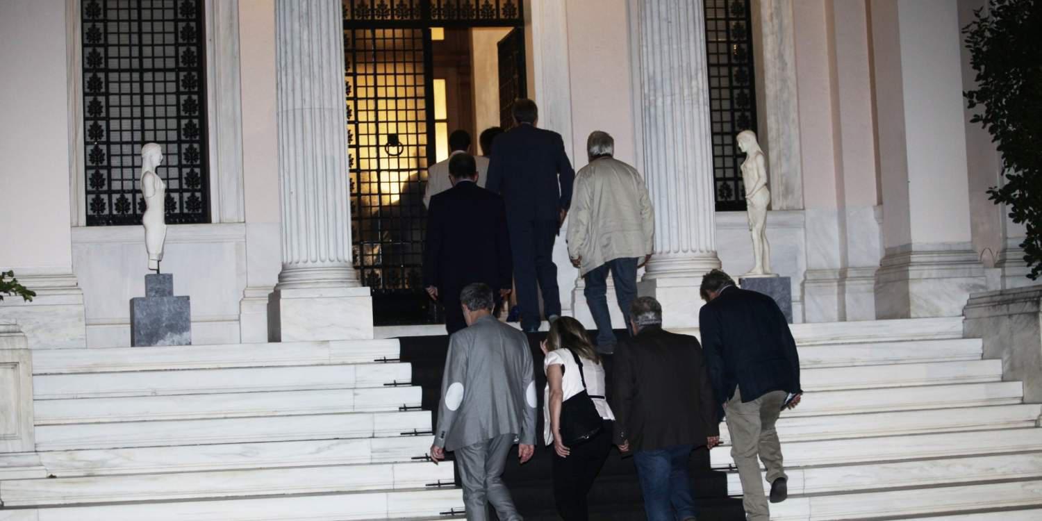 Στο μπαράκι του Μαξίμου