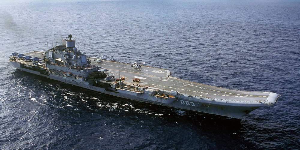Επίδειξη δύναμης κάνει η Μόσχα με τον ρωσικό στόλο να διέρχεται από το Στενό της Μάγχης [εικόνες & βίντεο]