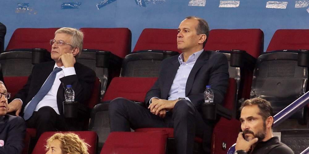 Κενή η καρέκλα της Ιωάννας δίπλα στον Γιώργο Αγγελόπουλο στο ΣΕΦ [εικόνα]