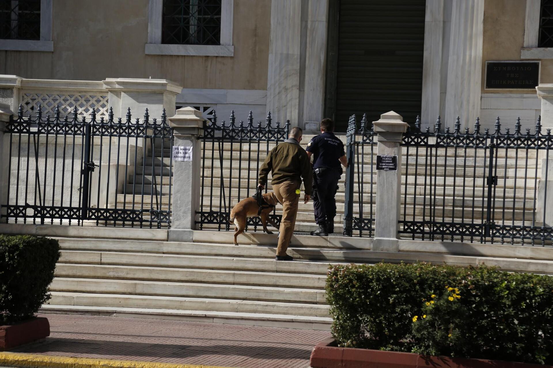 ste-ereunes-astynomia-vomva-kare-kare-1300-8