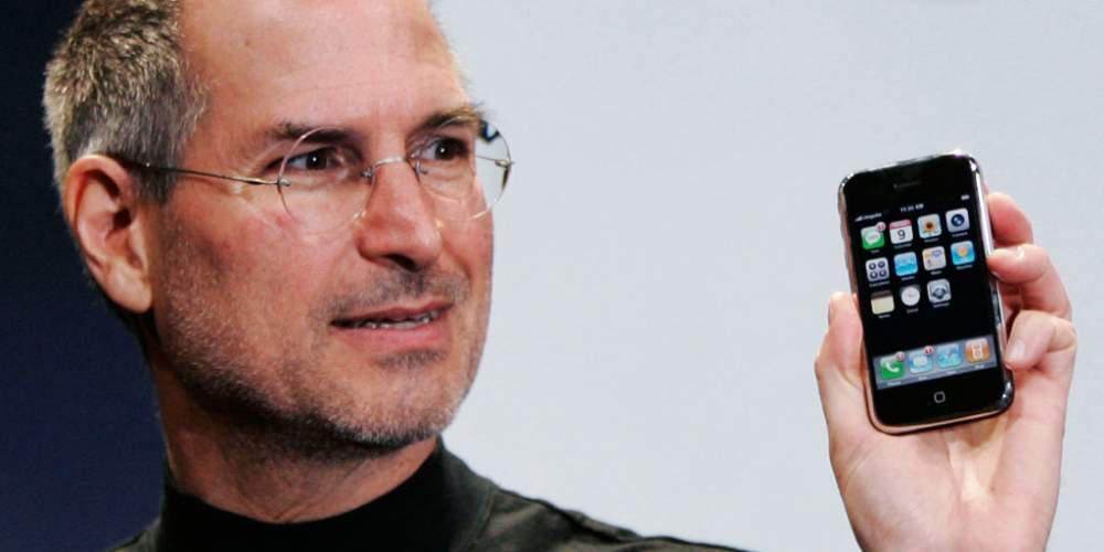 Ο Στιβ Τζόμπς έφτιαξε το iPhone επειδή μισούσε… θανάσιμα «έναν τύπο από τη Microsoft»!