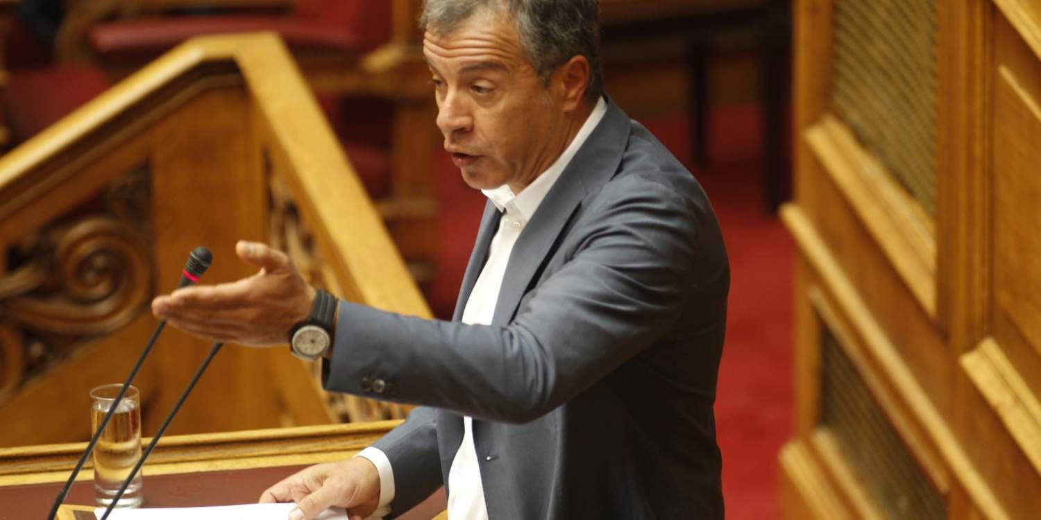 Θεοδωράκης: Υπάρχει σύνδεση των «συνακροάσεων» του ΚΚΕ με ακροδεξιά σάιτ και έντυπα