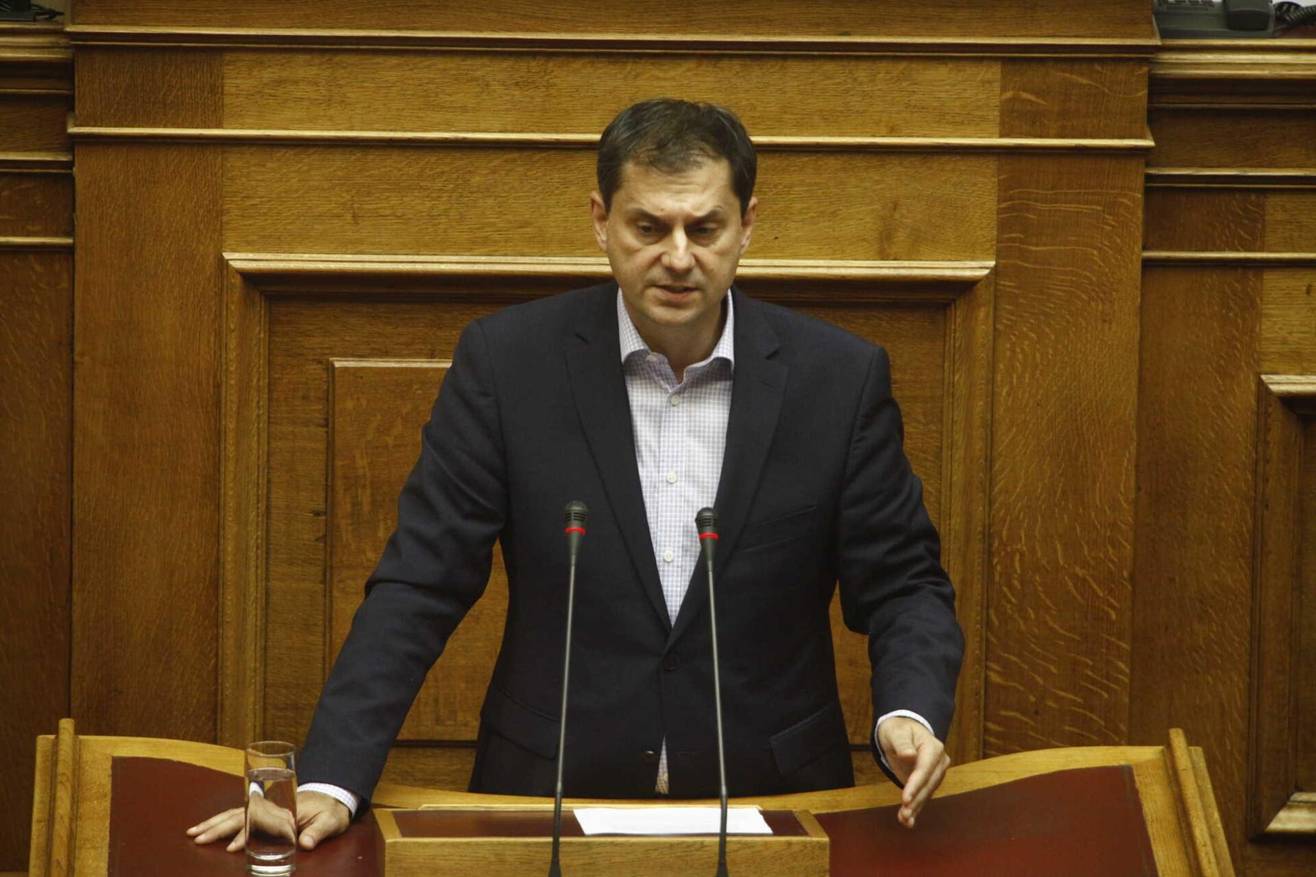 Προβληματισμός για τα 12 εισαγόμενα κρούσματα - Καθησυχάζει ο Θεοχάρης