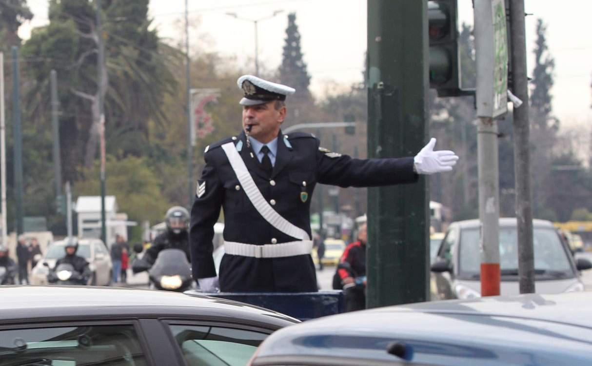 Οι κυκλοφοριακές ρυθμίσεις για την 28η Οκτωβρίου σε Αθήνα & Πειραιά – Ποιοι δρόμοι κλείνο