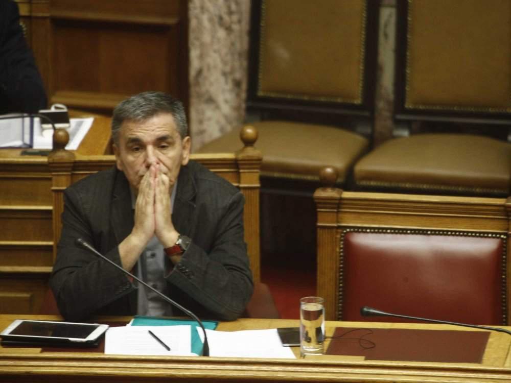 LIVE: O Tσακαλώτος μιλάει στη Βουλή για το Eurogroup