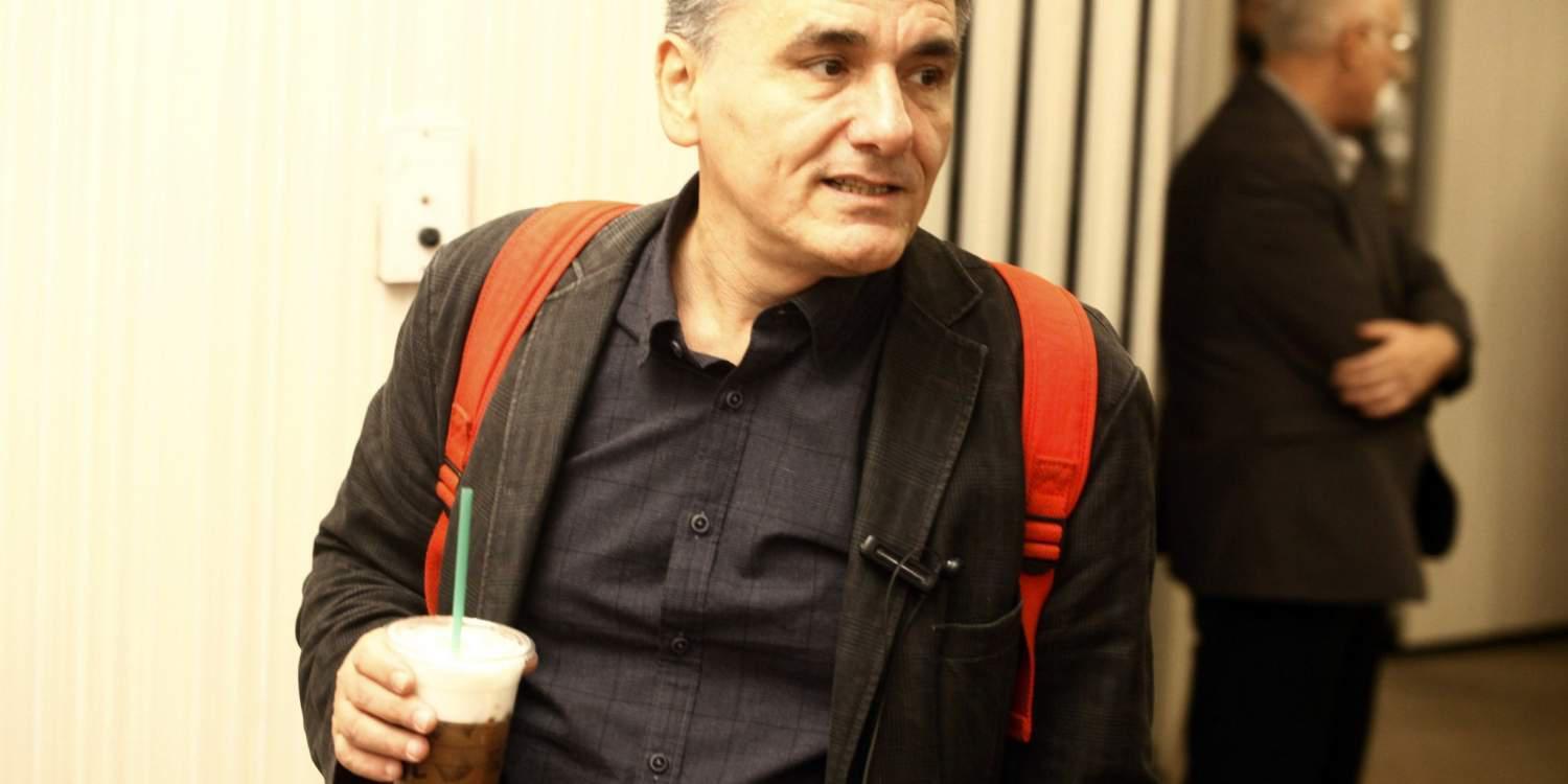 Κυβερνητική «γύμνια» πίσω από την αέναη διαπραγμάτευση