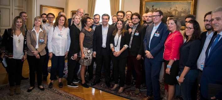 tsipras-ksenoi-dimosiografoi-708