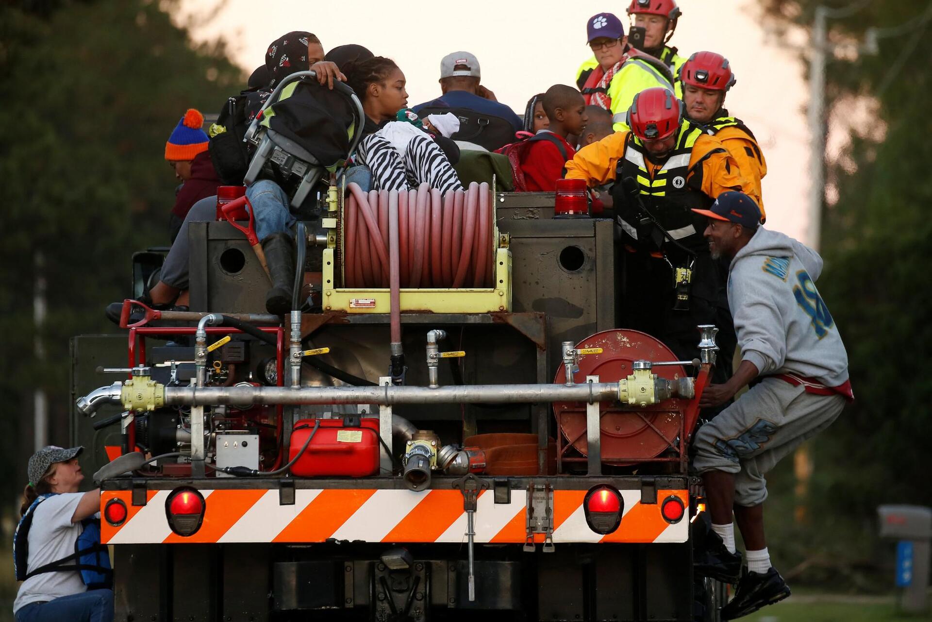 voreia-karolina-tifonas-matthew-katastrofes-1300-6