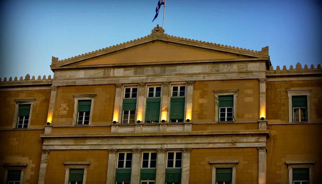 Η… σύνθεση της ελληνικής βουλής – Τι επαγγέλλονται και σε ποια ποσοστά οι Έλληνες βουλευ