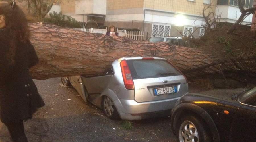 Ιταλία: Δύο νεκροί σε προάστιο της Ρώμης από την κακοκαιρία