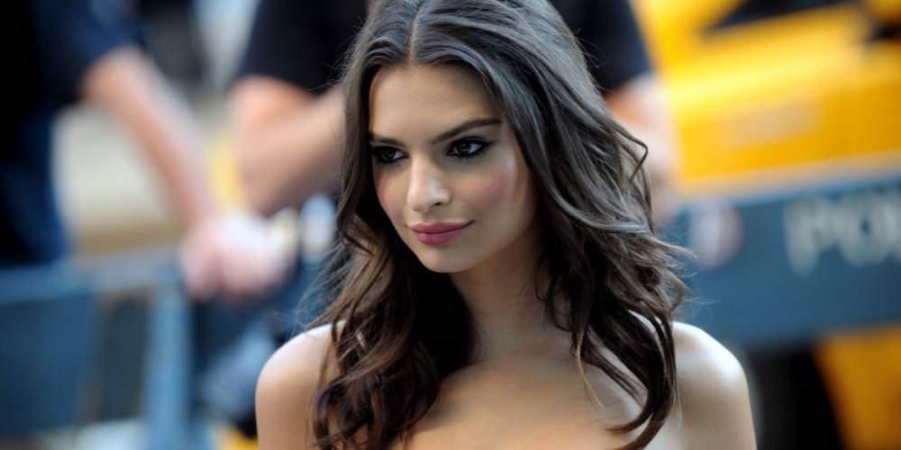 Η Emily Ratajkowski topless ρίχνει το ιντερνέτ [εικόνες & βίντεο]