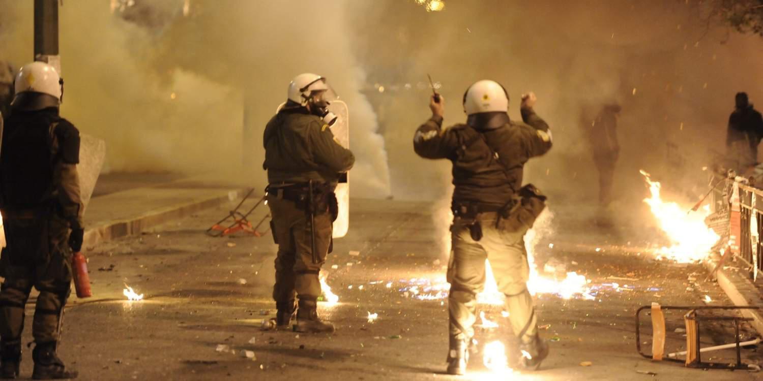 Νέα διπλή καταδρομική επίθεση τα ξημερώματα στα Εξάρχεια – Στο στόχαστρο τα ΜΑΤ