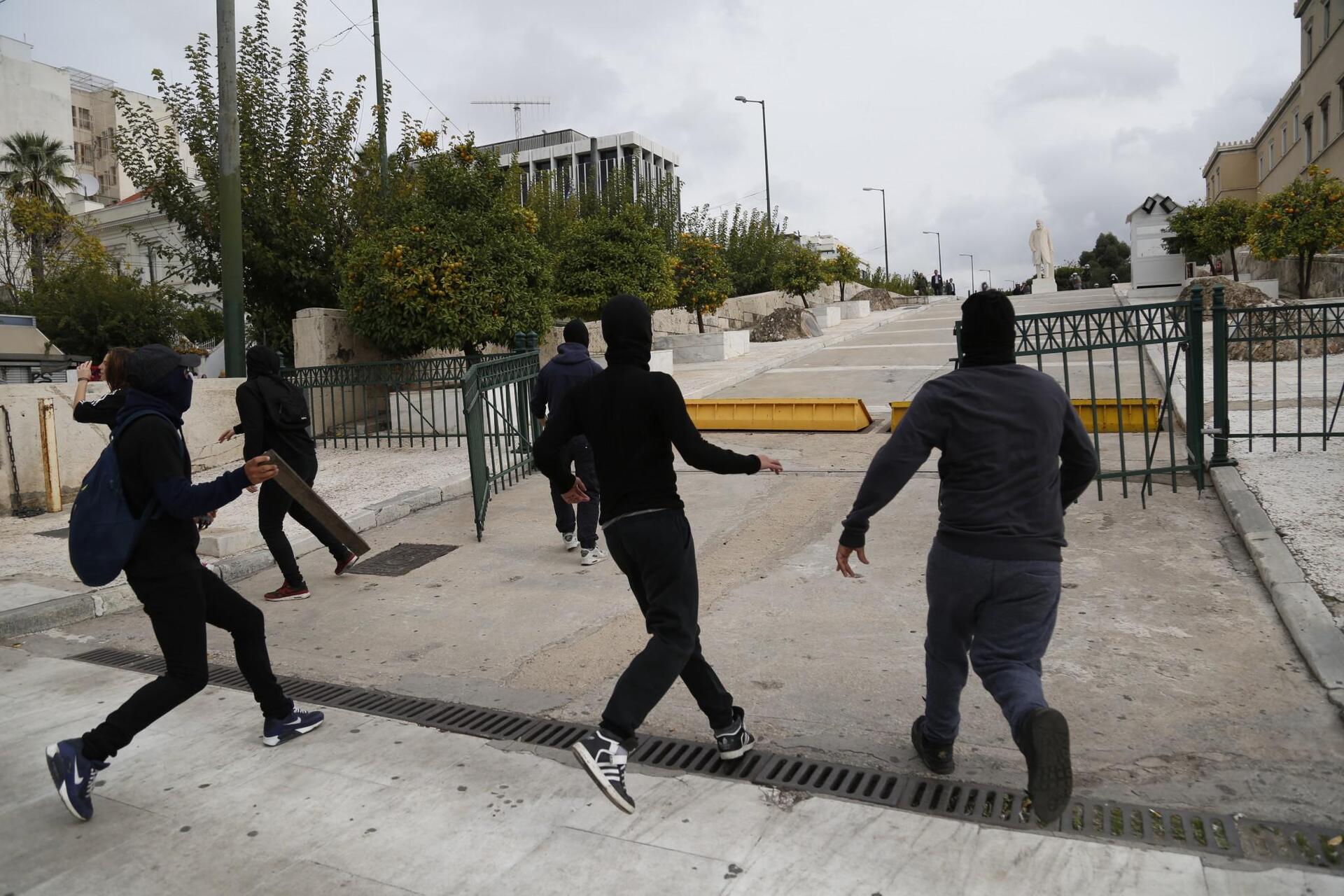 epesisodia-mathites-suntagma-1300-2