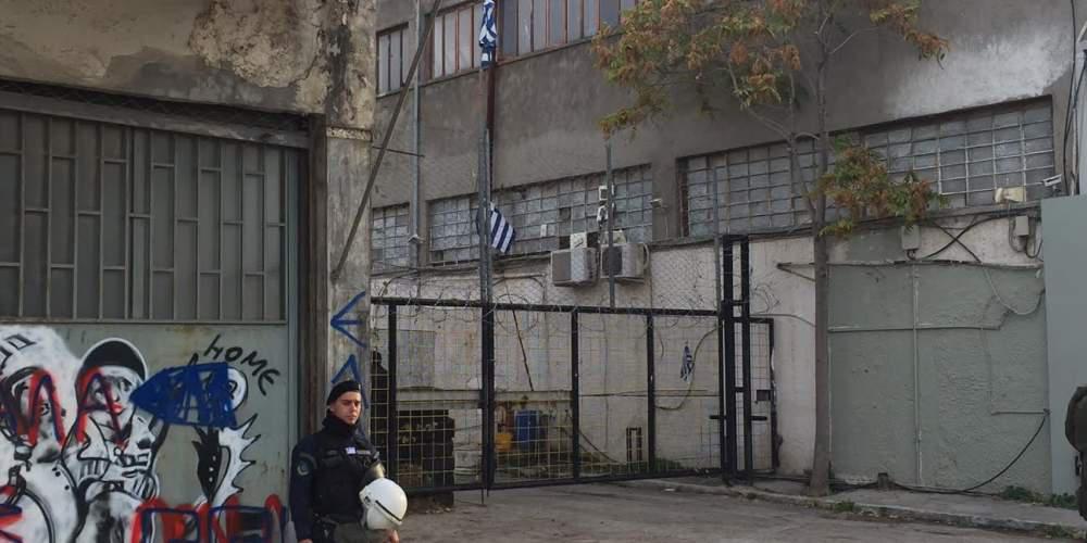 Διαλύθηκε από την Αστυνομία η κατάληψη στον Βοτανικό [εικόνες& βίντεο]