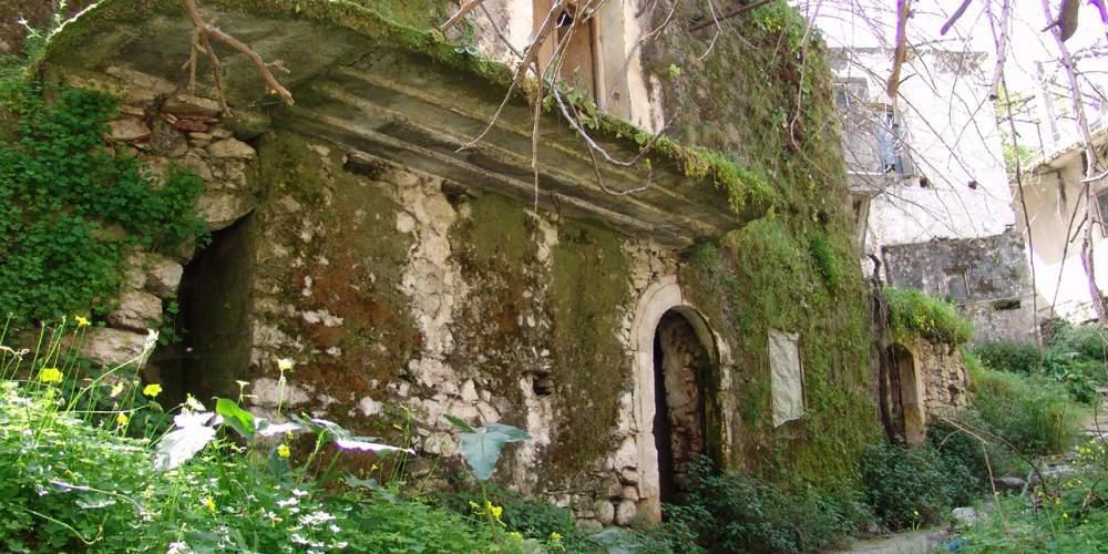 Καλάμι: Tο μυστηριώδες χωριό – φάντασμα της Κρήτης σε βίντεο που κόβει την ανάσα!